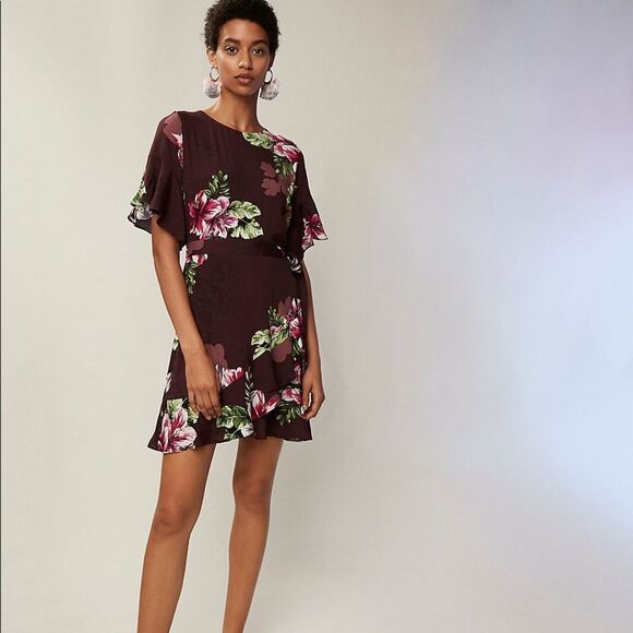 Express Dresses & Skirts - ✨ Floral Short Sleeve Wrap Front Dress✨